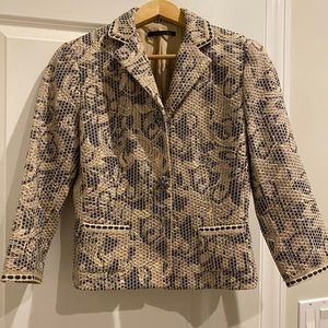 Elie Tahari Women’s Blazer. Size Medium.